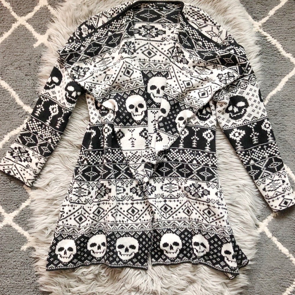 Torrid Open Front Skull Print Cardigan Size 2